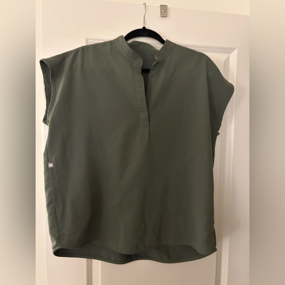 Figs Scrubs Set. Moss color.